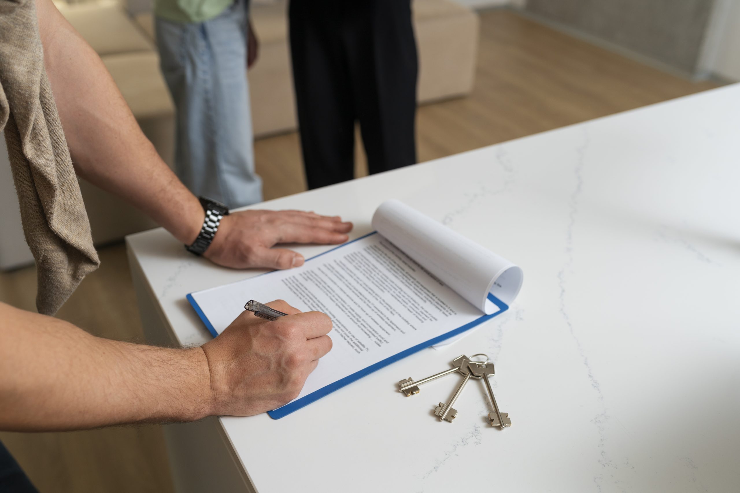 171- ¿Contrato de alquiler para estudiantes por habitaciones o del piso completo?