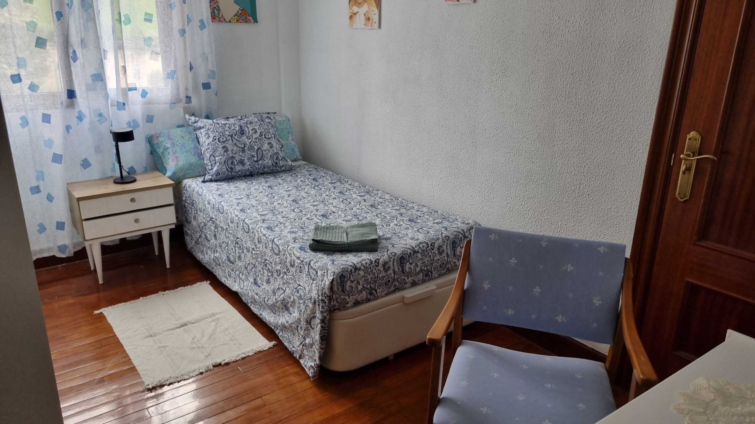 Habitación para estudiantes en España - SE ALQUILA HABITACION COMPARTIDOPARA ESTUDIANTES UNIVERSITARIOS
