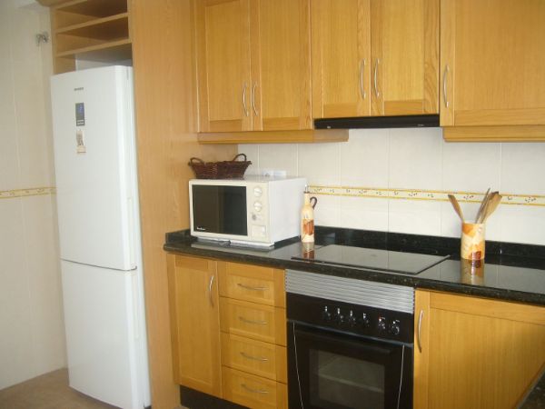 Habitación para estudiantes en España - Alquiler de piso. Altozano