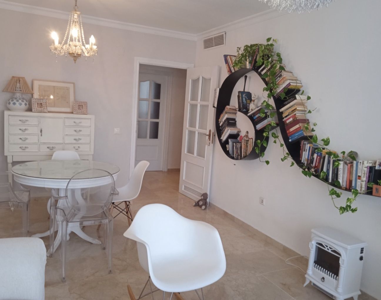 Habitación para estudiantes en España - Habitaciones en piso con piscina