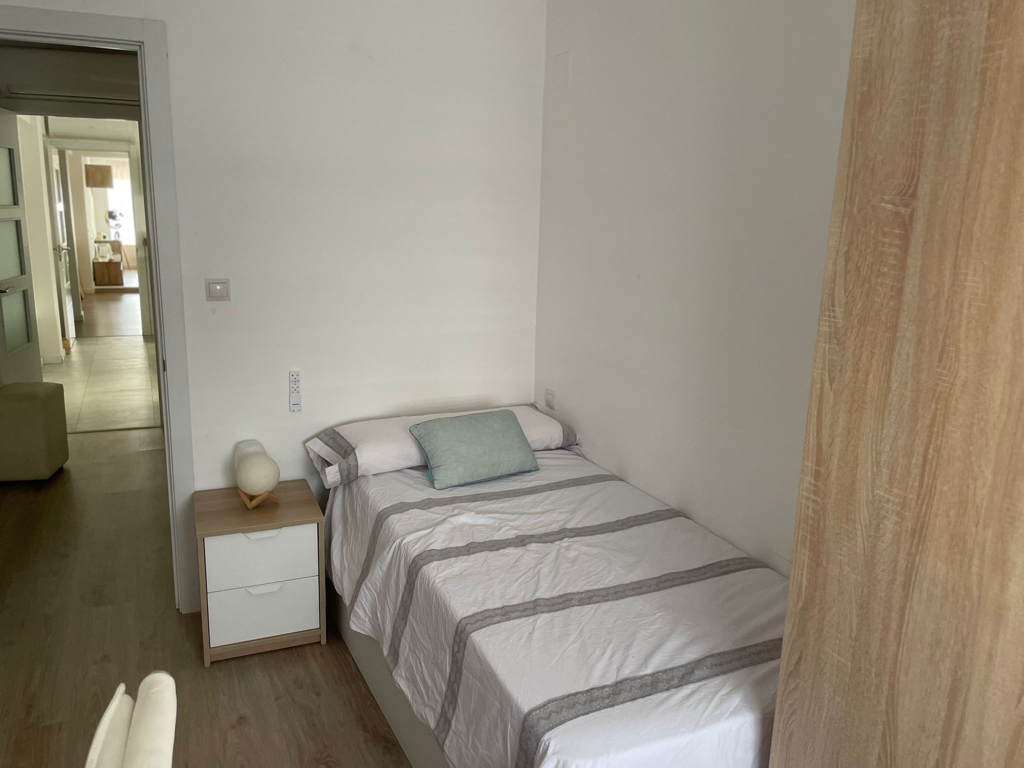Habitación para estudiantes en España - Atico Luminoso – Solo mes de julio y Agosto