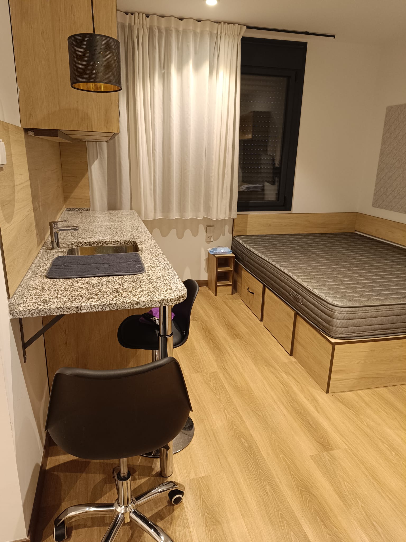 Habitación para estudiantes en España - Estudio con kitchenet en residencia  de estudiantes