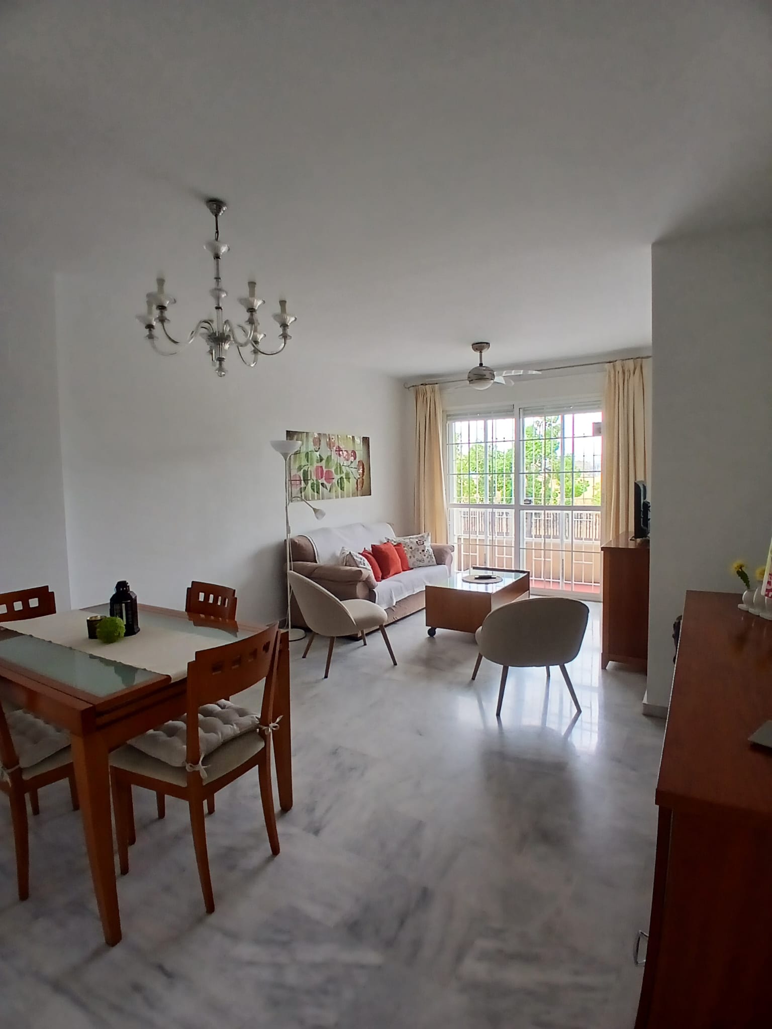 Habitación para estudiantes en Sevilla - Piso ideal para estudiantes!