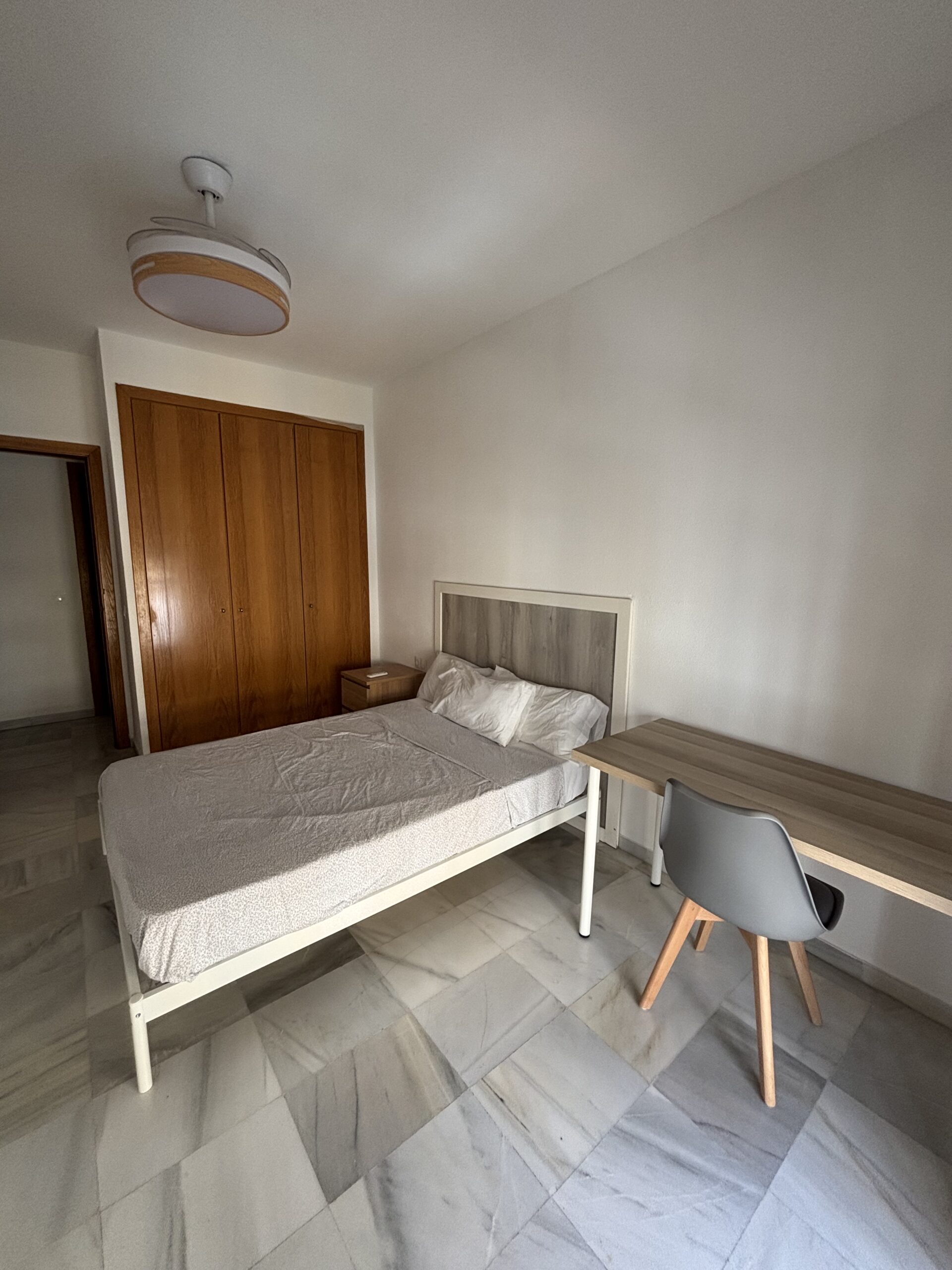 Habitación para estudiantes en España - Piso cerca de corte ingles