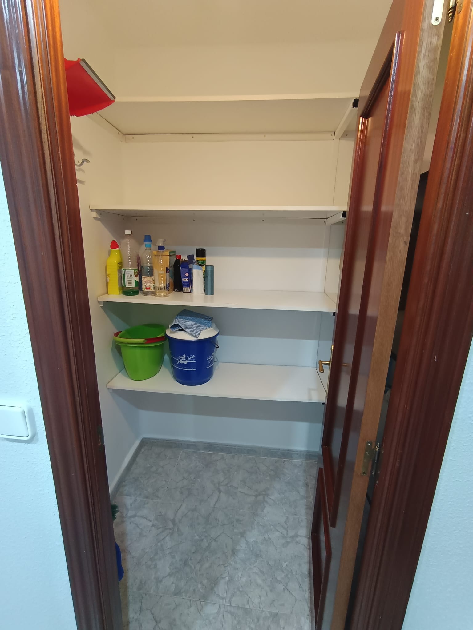 Habitación para estudiantes en España - Piso en Calle Galileo junto Paseo de la Estación