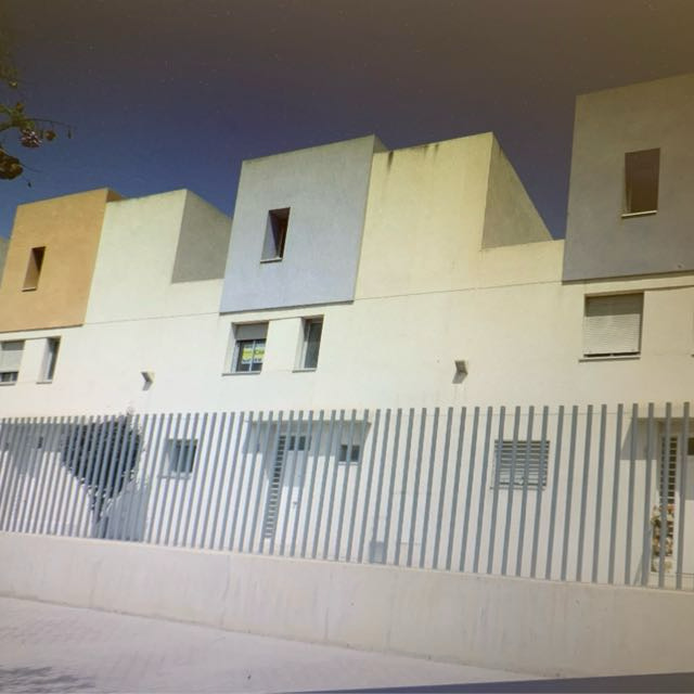 Habitación para estudiantes en España - ESTUDIANTES. Alquiler adosado junto Villa Universitaria