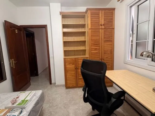 Habitación para estudiantes en San Cristóbal de La laguna - HABITACIONES PARA ESTUDIANTES · UNIVERSIDAD DE LA LAGUNA · CAMPUS DE GUAJARA