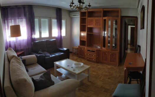 Habitación en piso de chicas Madrid en Cuvi