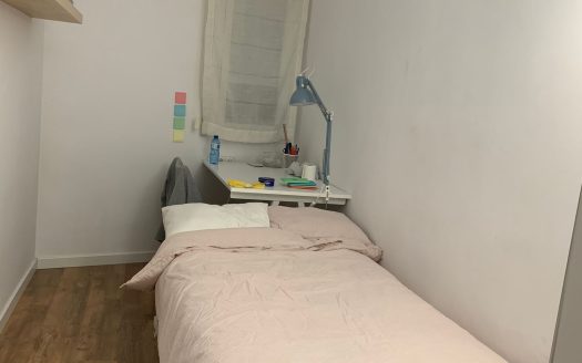 Habitación libre en piso estudiantes Sant Cugat en Cuvi