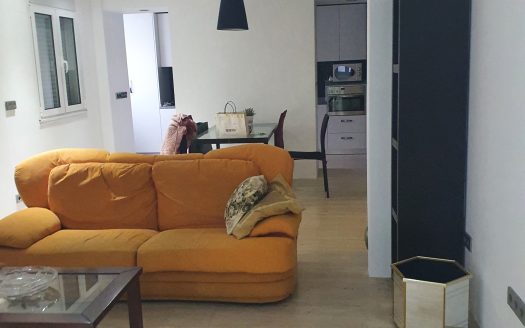 Alquilo piso amplio 4 dormitorios amueblado en Cuvi
