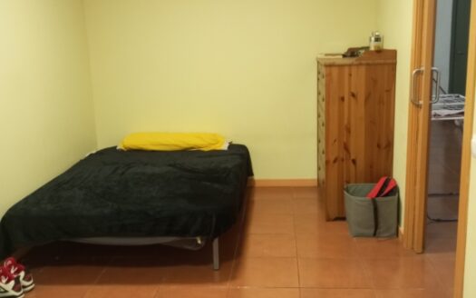 Loft ideal para estudiantes o singles en Gavá centro. Al lado estación y transporte público. en Cuvi