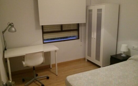 Alquiler de habitación en piso compartido en Cuvi
