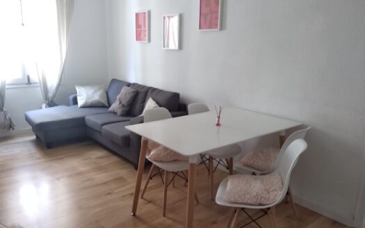 PISO LUMINOSO Y REFORMADO EN PATRAIX DISPONIBLE DESDE AGOSTO en Cuvi