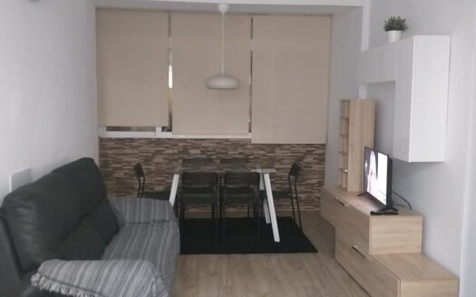 Piso solo para estudiantes en Cuvi