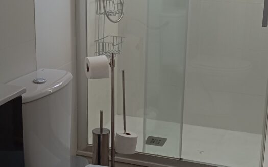 Piso para 3 estudiantes. en Cuvi