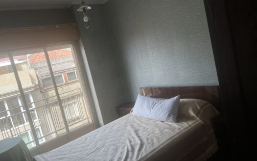 Habitación estudiantes, practicantes. 1,2 o 3 personas. en Cuvi