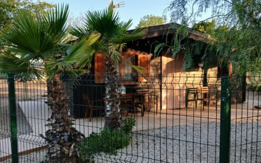 ALOJAMIENTO ESTUDIANTES EN CASA DE INVITADOS DE MADERA en Cuvi