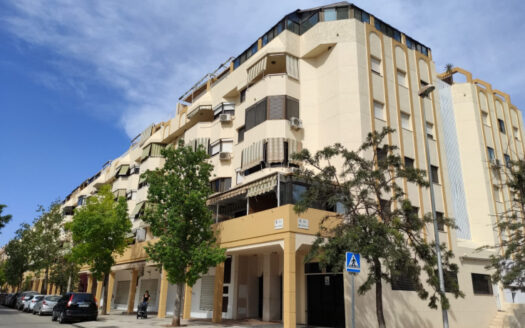 Habitaciones en piso de 130 metros a 10 minutos de la facultad de Derecho en Cuvi