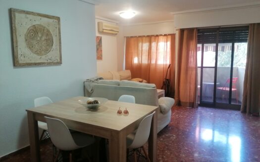 Piso de 3 habitaciones y 2 baños en Cabanyal en Cuvi