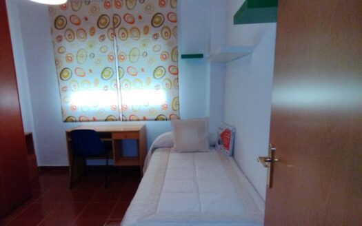 Habitación en casa compartida en Guadalupe en Cuvi