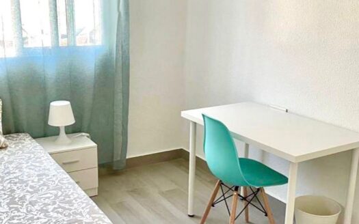 Habitacion disponibles en Calle Mar Menor en Cuvi