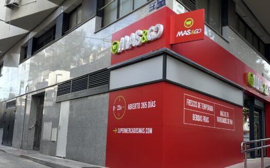 Piso en alquiler de 3 habitaciones en zona de Fuente Olletas- Capuchinos. Alquiler larga temporada. en Cuvi