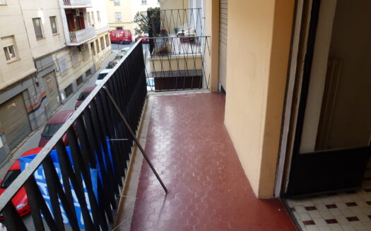 Alquilo piso por habitaciones para estudiantes. en Cuvi