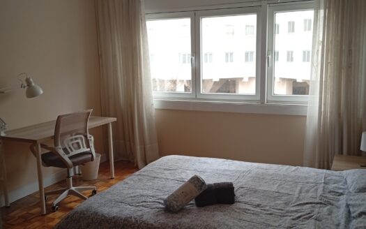 Habitación estudiantes amplia en Cuvi