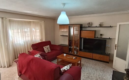 Alquilo piso de 4 habitaciones en Santa Maria de Gracia en Cuvi
