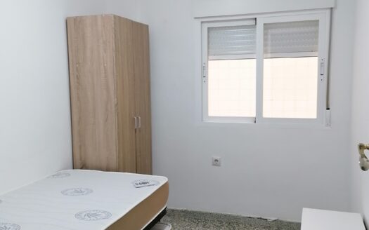 Alquilo piso en Cartagena junto Campus Alfonso XIII para compartir estudiantes en Cuvi