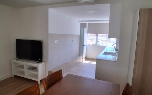 Alquiler Piso recién reformado para 3 estudiantes CEU · 3 habitaciones . 2 baños · Junto al campus y metro en Cuvi