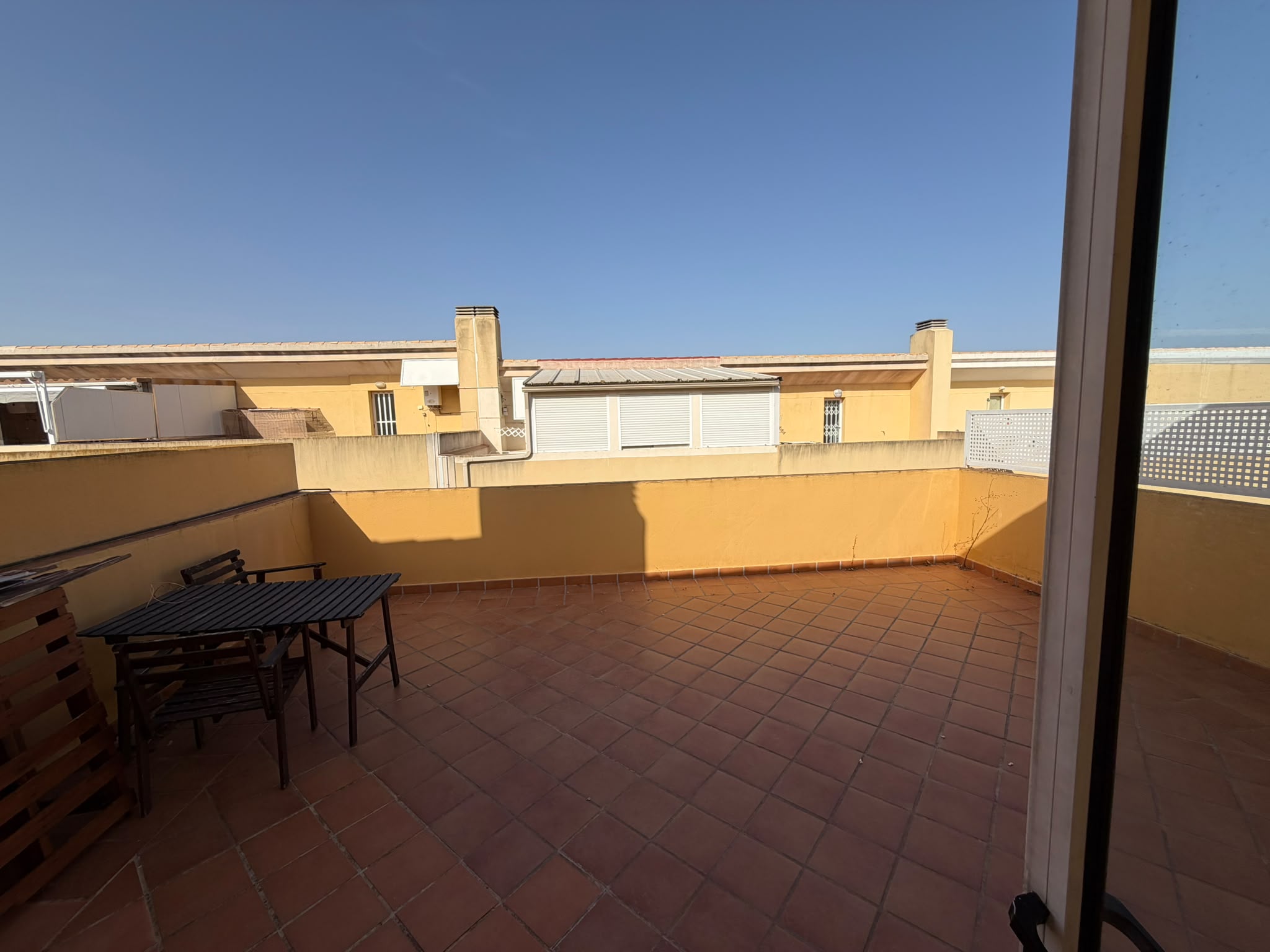 ALQUILER PARA ESTUDIANTES. ALQUILO POR HABITACIÓN TAMBIÉN